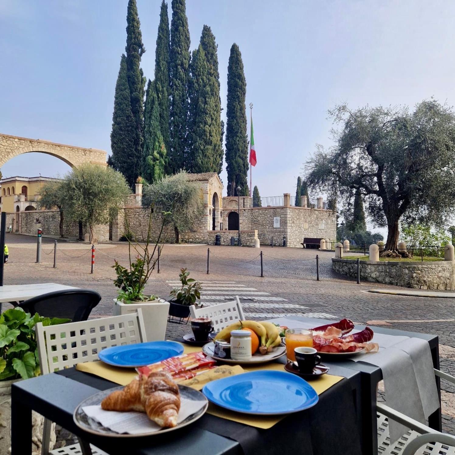 B&B Al Vittoriale Da Maja Gardone Riviera Exterior foto